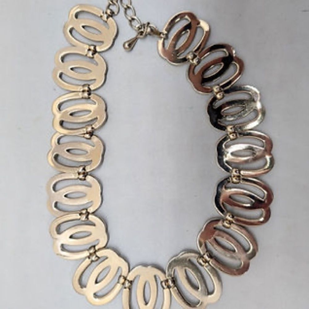 Monet Vintage Roulette Gold Tone Oval Link Collar Necklace. Circa 1956. - Picture 4 of 9